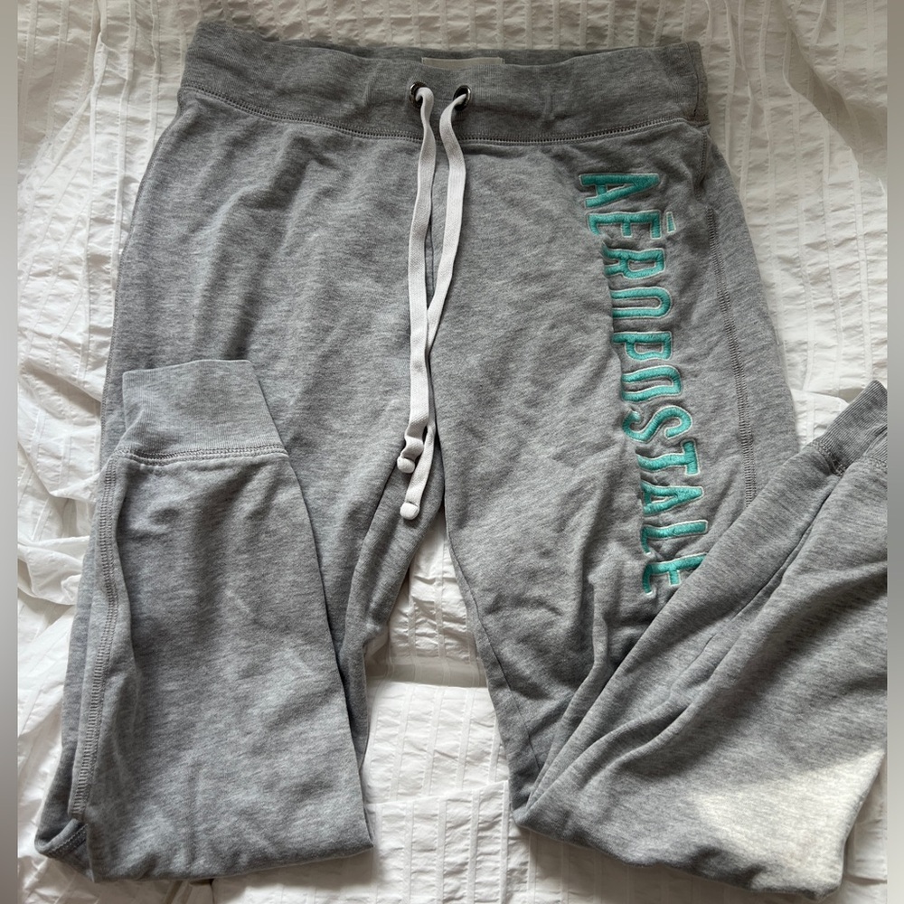 Low Rise Aeropostale Y2K Gray Sweatpants with Teal Logo